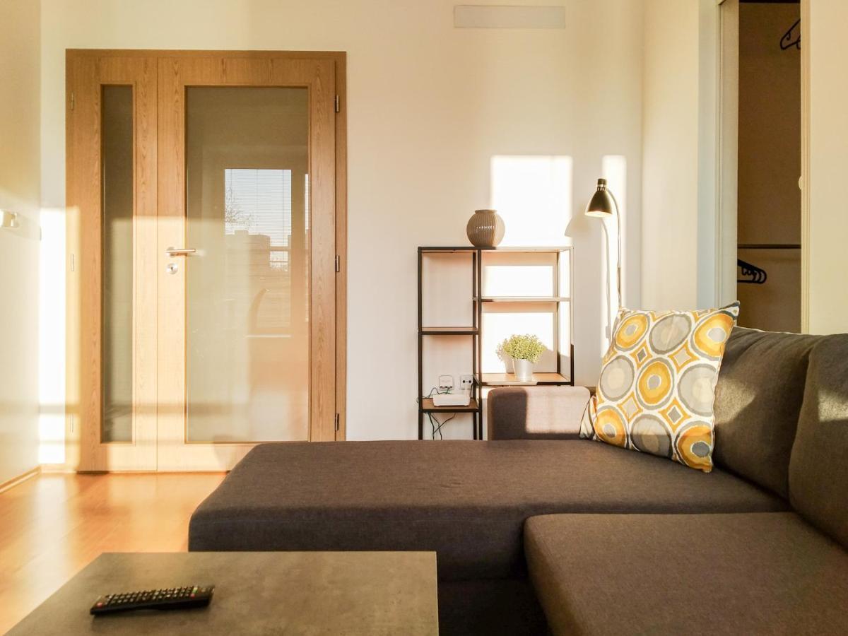 Yellow Apartment オストラヴァ エクステリア 写真