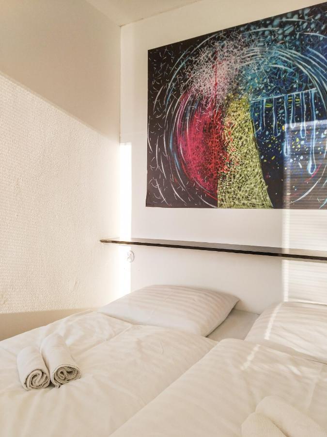 Yellow Apartment オストラヴァ エクステリア 写真