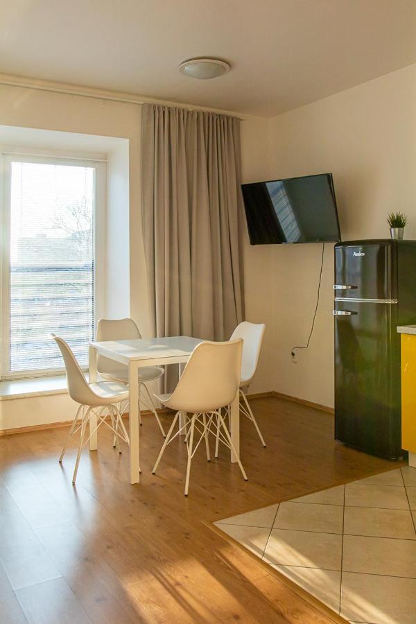 Yellow Apartment オストラヴァ エクステリア 写真